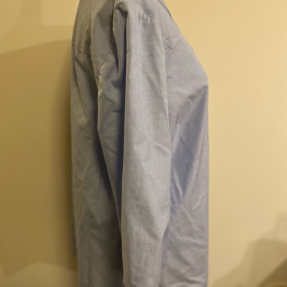 Talbots no iron blue shirt with 3/4 sleeves size Large - Picture 2 of 7